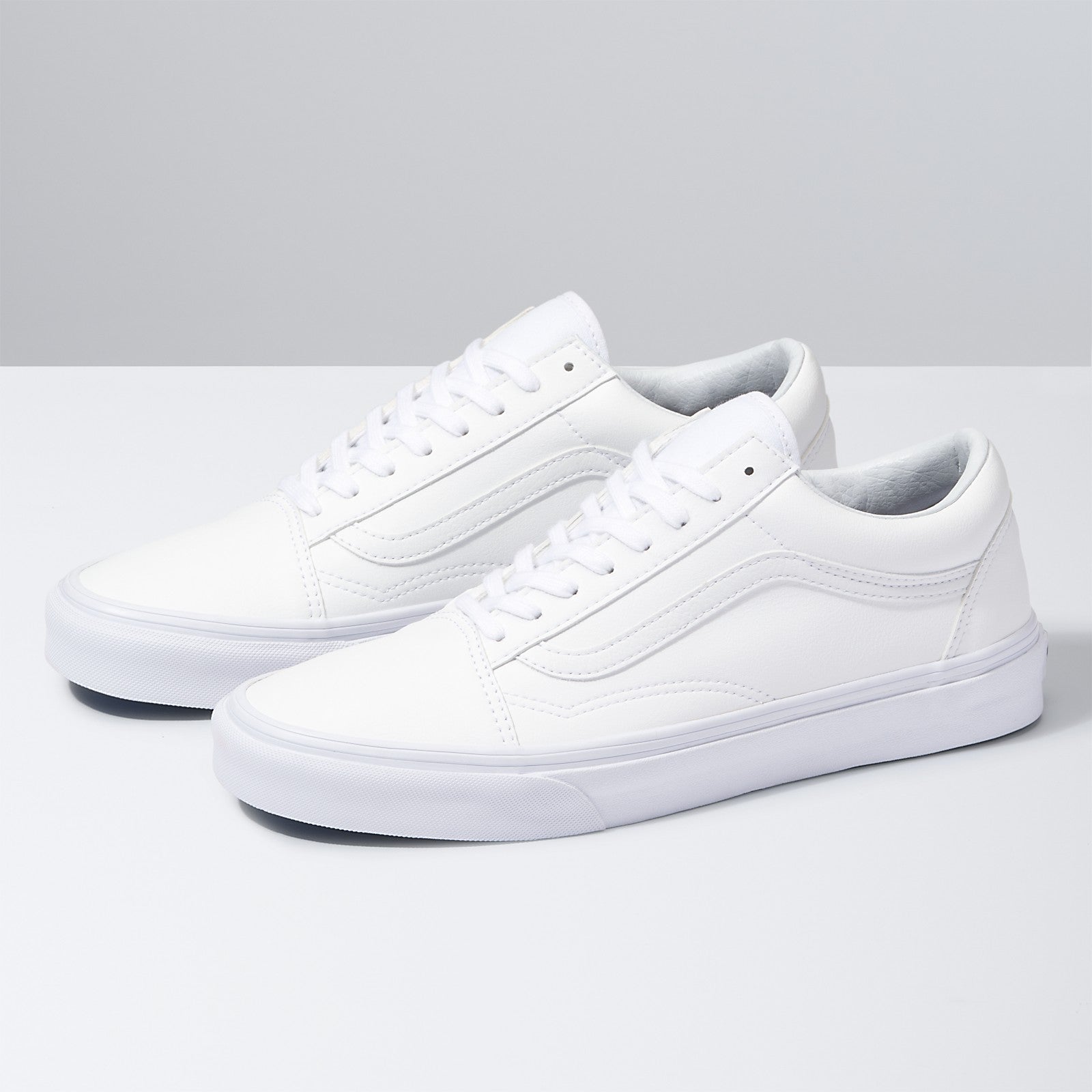 Vans Classic Tumble Old Skool Footwear VANS / Timberland VF OUTDOOR, INC 8 True White 